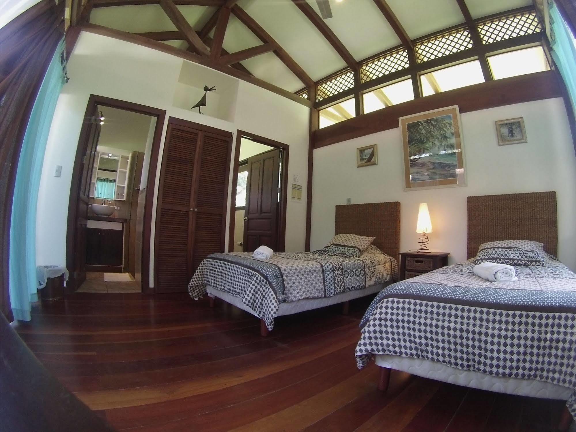 Puerto Viejo de Talamanca Kenaki Lodge מראה חיצוני תמונה